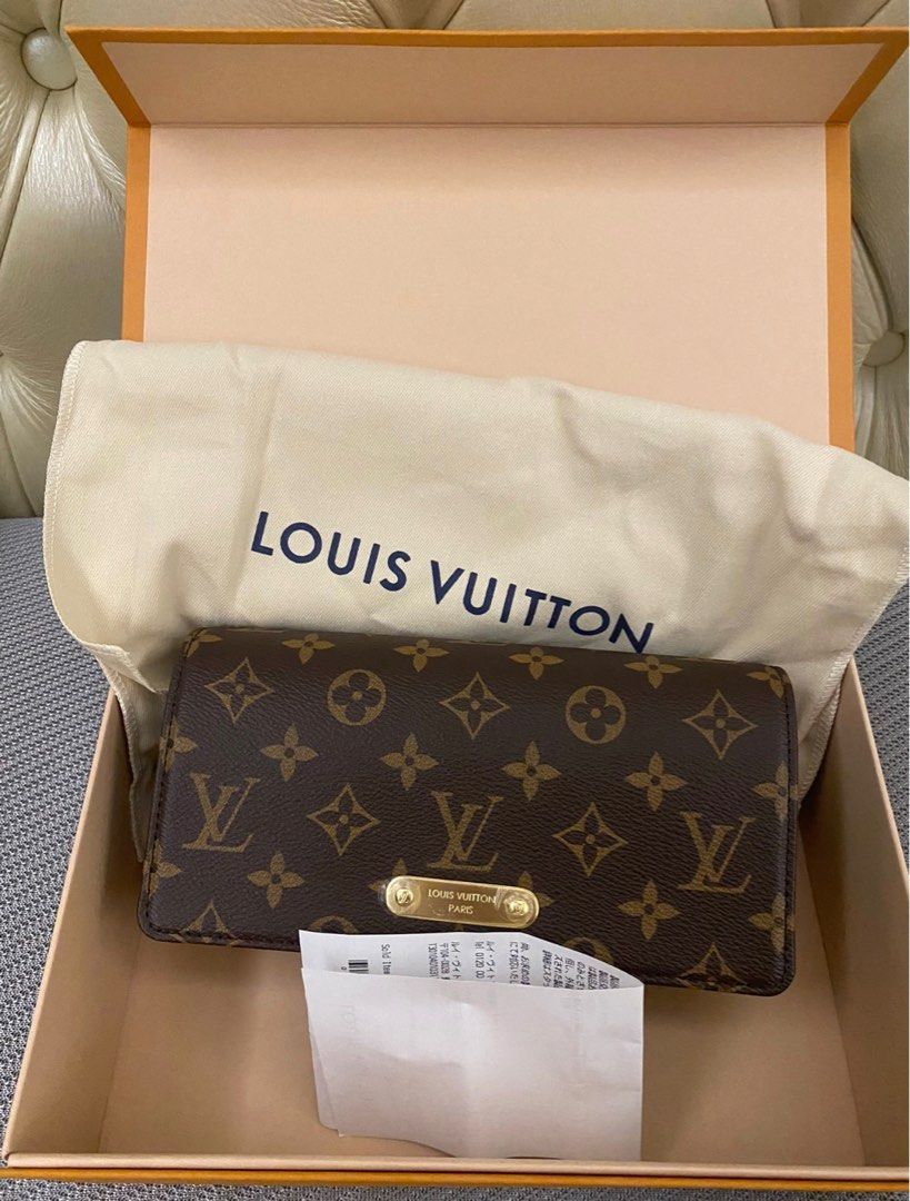 BNIB Louis Vuitton Lily WOC, Luxury, Bags & Wallets on Carousell