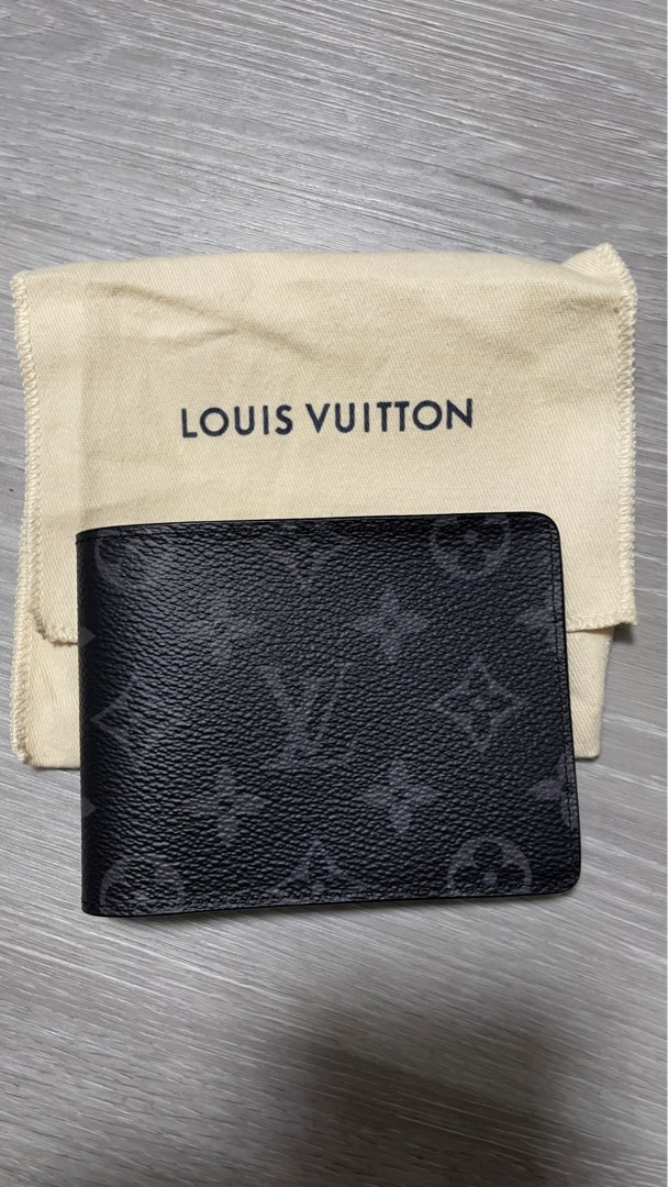 Louis Vuitton Mens Wallet M61695, Luxury, Bags & Wallets on Carousell