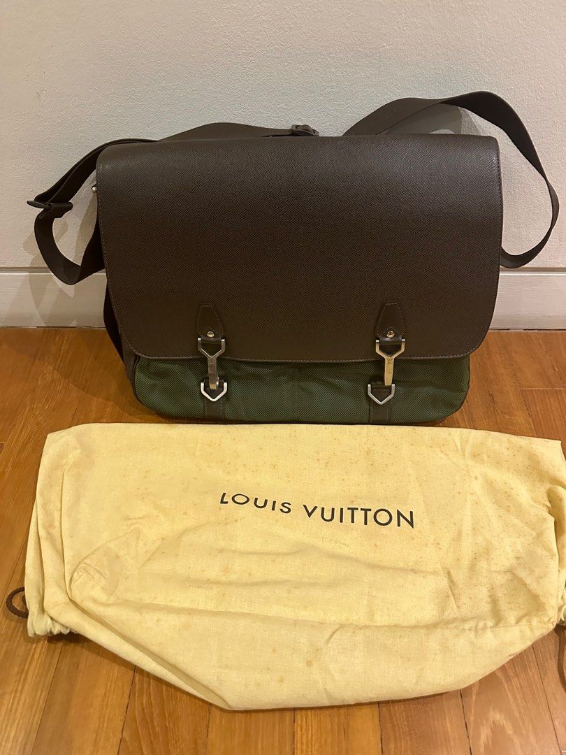 Louis Vuitton Brown/Green Taiga Leather Dersou Messenger Bag
