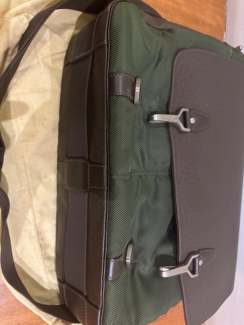 Louis Vuitton LV Brown/Green Taiga leather Dersou messenger bag