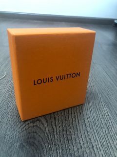 Louis Vuitton Louise earrings! $800, are they worth it?( Unboxing and  review) 