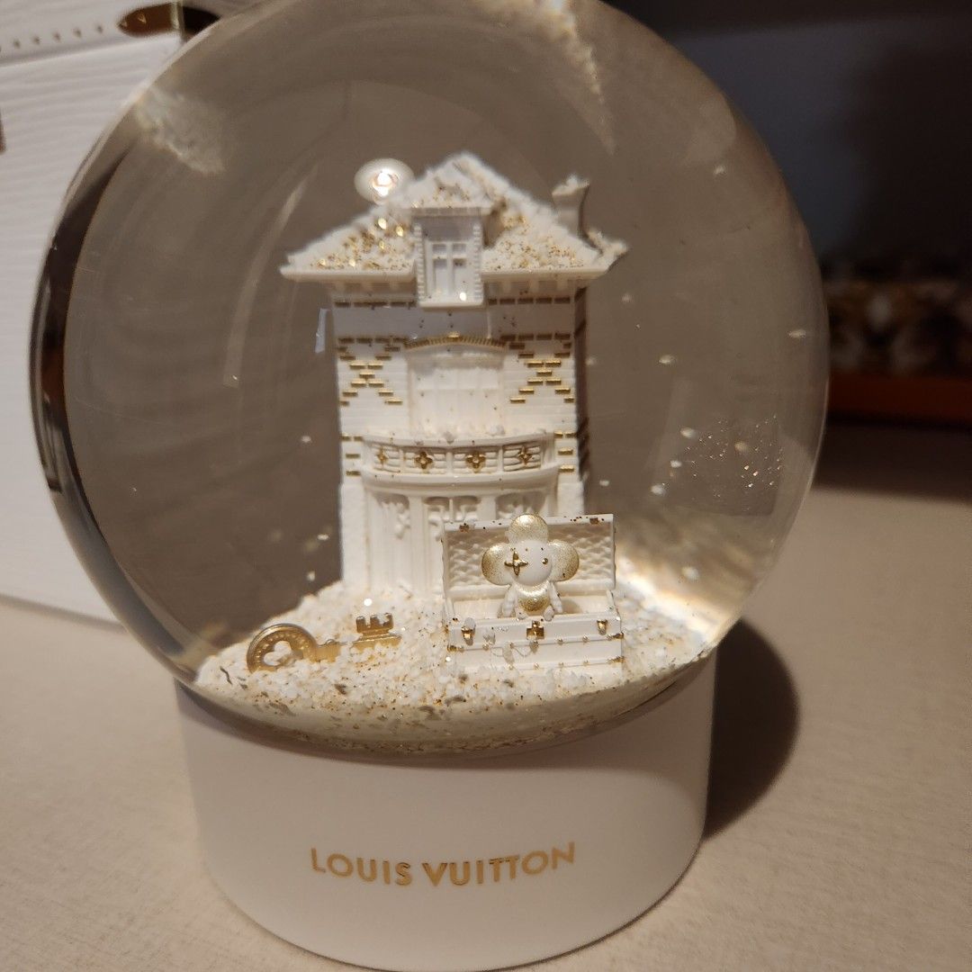 Authentic LOUIS VUITTON Snow Queen VIVIENNE Snow Globe Dome with Booklets
