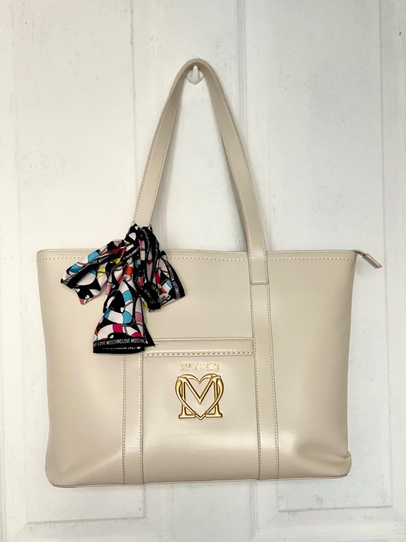 White moschino new arrivals bag