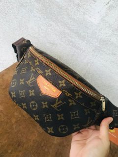 Airpods case LV(Louis Vuitton), Men's Fashion, Bags, Belt bags, Clutches  and Pouches on Carousell