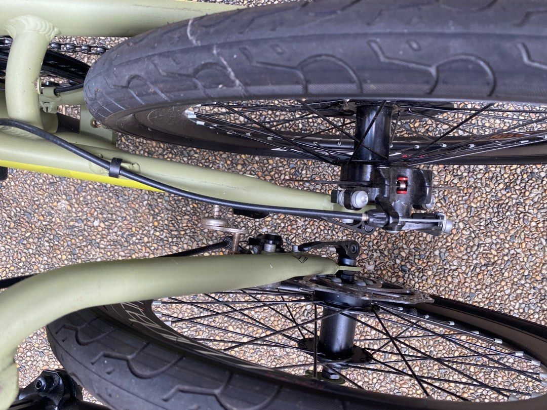Magnetic buckle bicycle lock