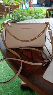 Michael Kors Ava Extra Small Saffiano Leather Crossbody in Soft Pink,  Luxury, Bags & Wallets on Carousell