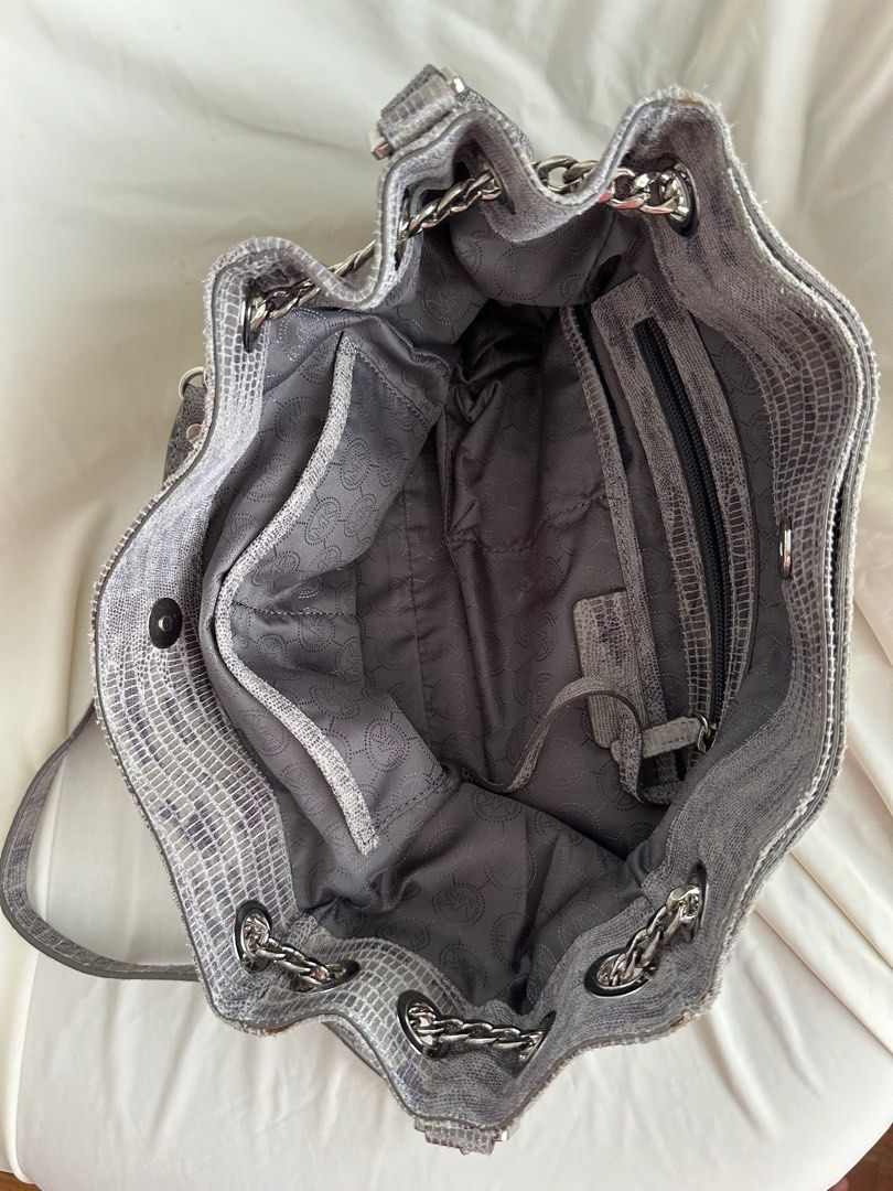 Michael kors discount grey bucket bag