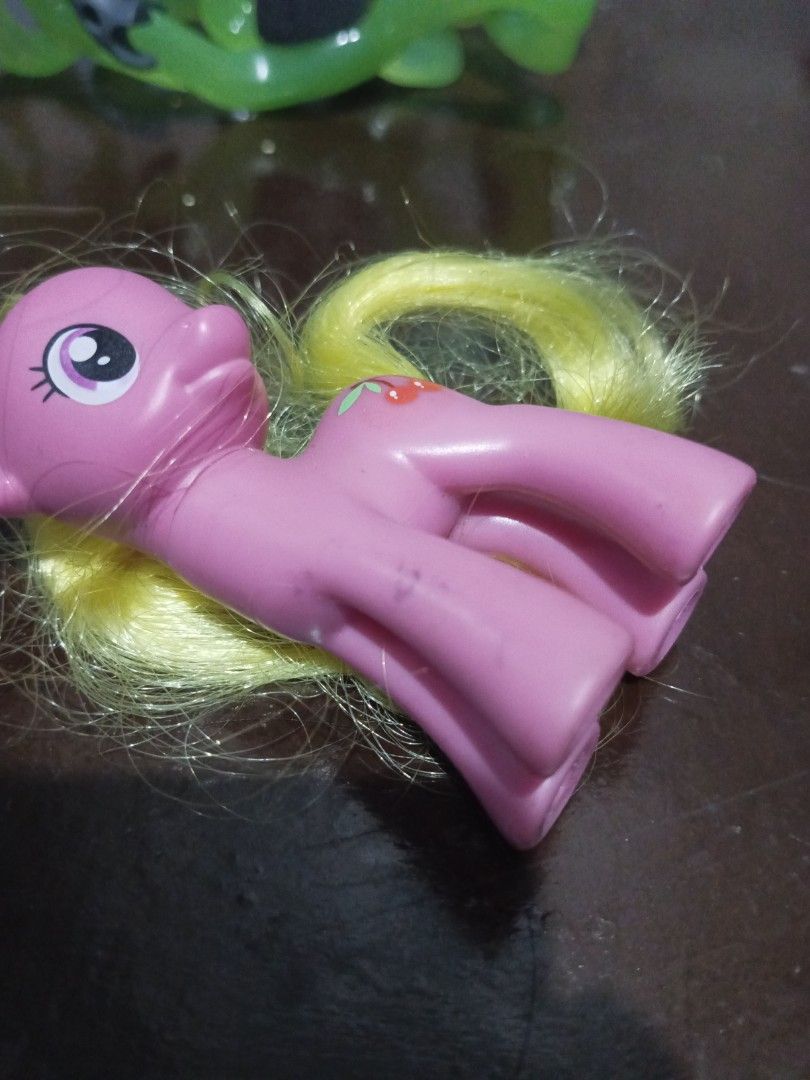 my little pony G3 (Category: Figurines & Statues) located in Muntinlupa City. Submitted by abbyleonida (Listing ID 1260378217, Image 3). Description: selling mlp fig g3 there's a slight mark refer to pics mop: gcash mod: shopee check out.