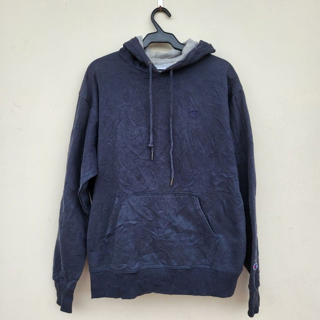 Navy Blue Champion Hoodie (Category: Hoodies) located in Marikina City. Submitted by nisiag (Listing ID 1260432780, Image 1). Description: Navy Blue Champion Hoodie - Size Medium on tag but fits Large - Needs washing and ironing - Color rate: 9/10 (just needs washing) - Overall condition:9/10 - No flaws Feel free to leave a message for more inquiries.