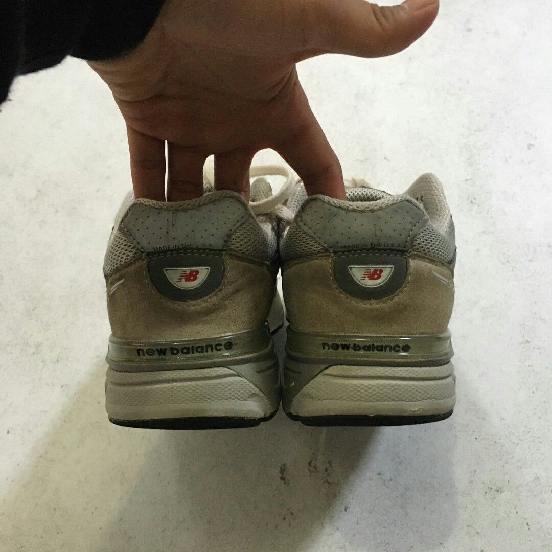 New balance 990 4v grey Fesyen Pria Sepatu Lainnya di Carousell