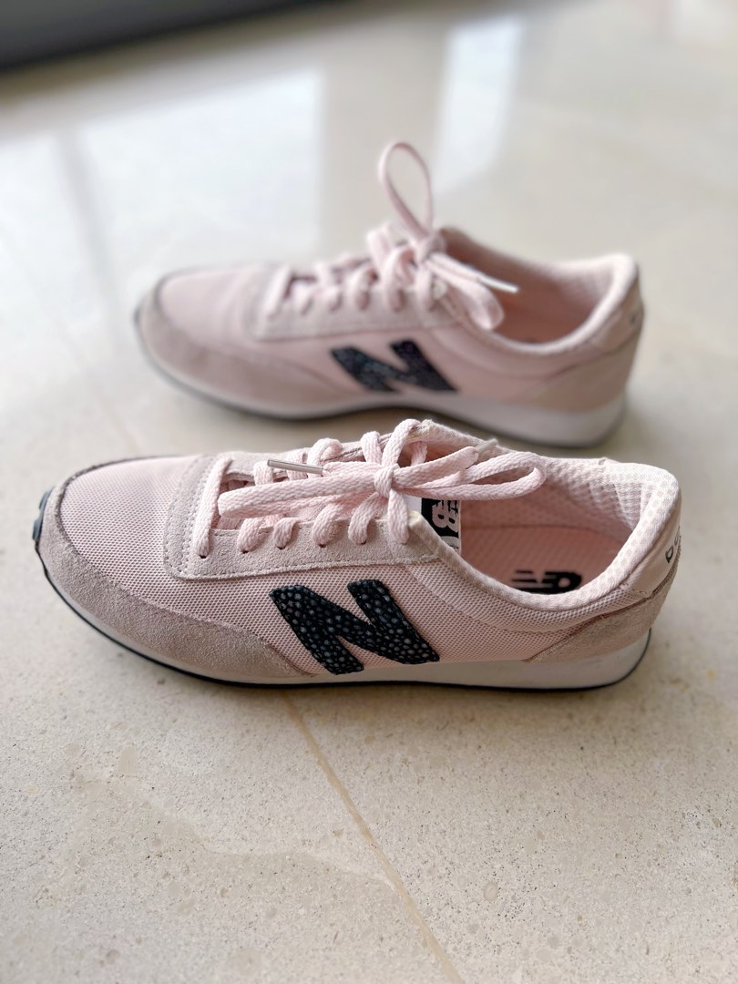 Pink suede new balance new arrivals
