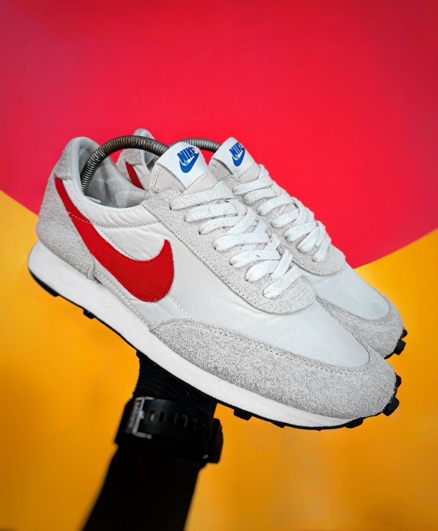 Nike daybreak online white red