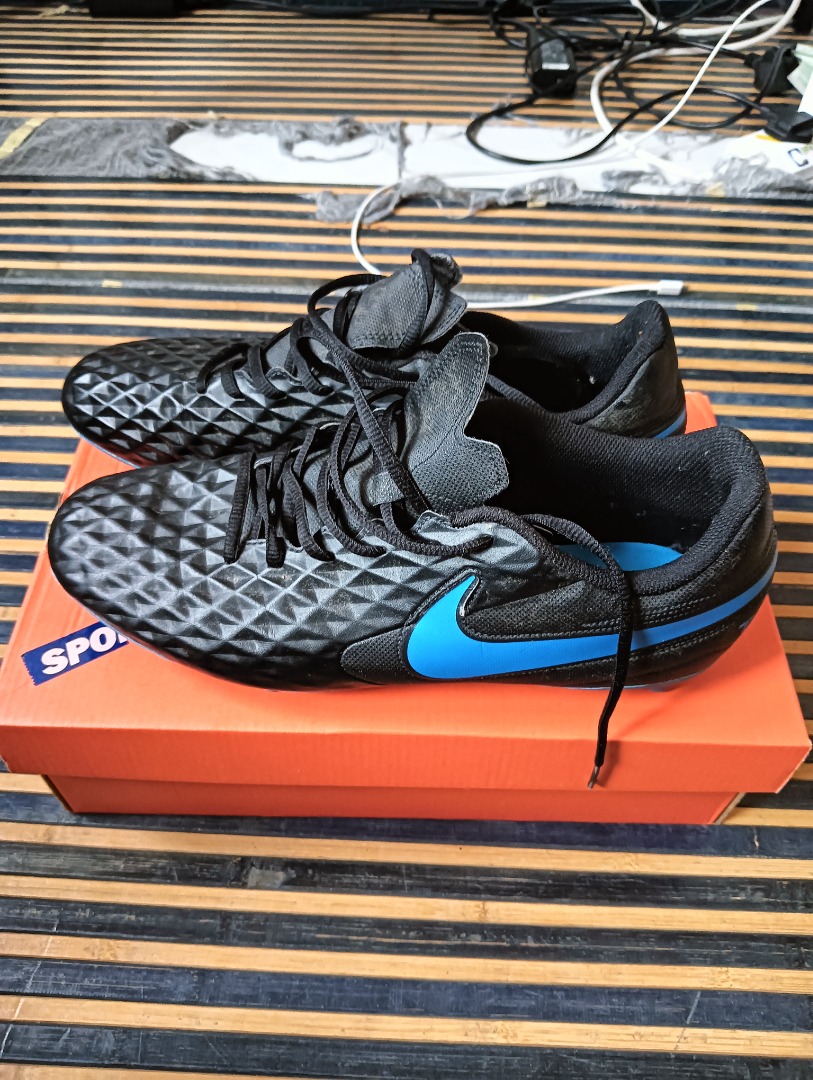 Nike tiempo deals academy 8