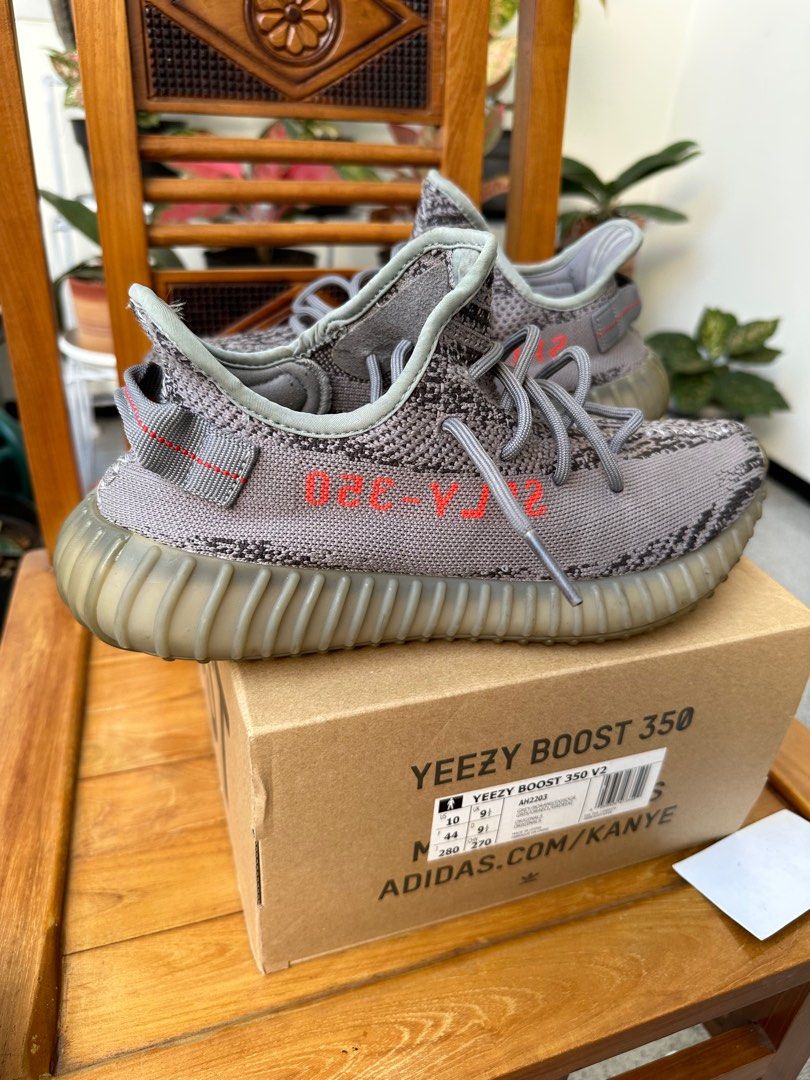 Sepatu discount nike yeezy