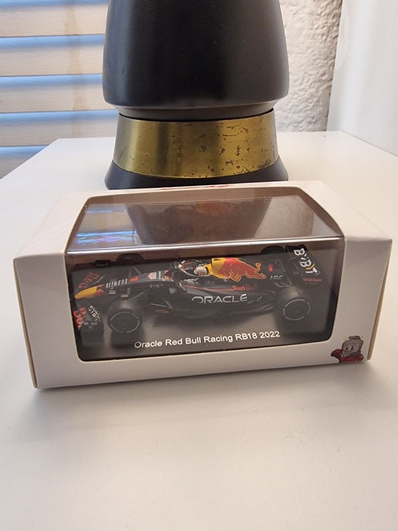 Oracle Red Bull Racing RB18 2022 (Category: Vehicle & Diecast Models) located in Makati City. Submitted by ferriswheeler (Listing ID 1260375149, Image 3). Description: Oracle Red Bull Racing RB18 2022 Brand: Sparky Just opened the box to position in a new container.