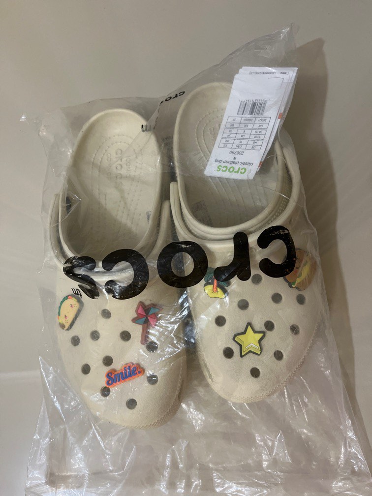 Original Crocs, Fesyen Wanita, Sepatu di Carousell
