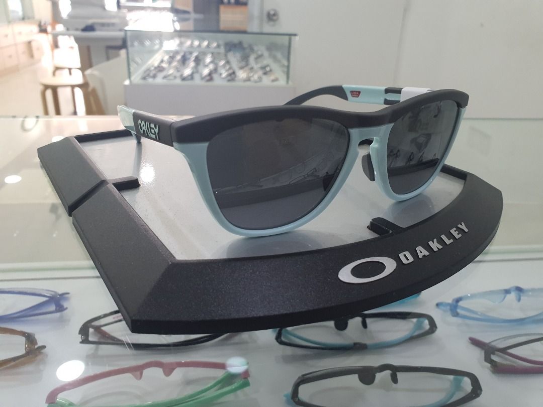 ORIGINAL Oakley Frogskins Range A OO9284A Matte Carbon Blue Milkshake Prizm Black