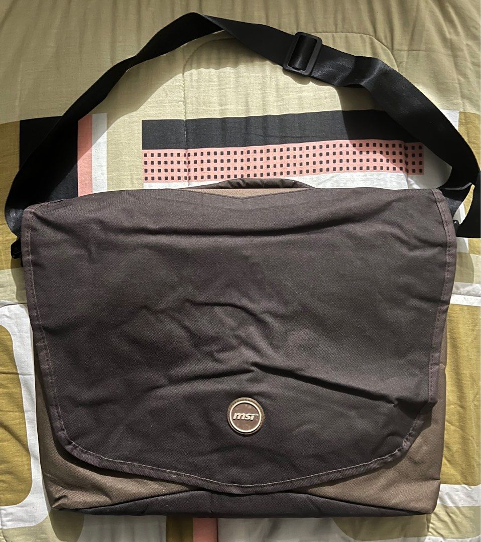 Pre-loved MSI Laptop Bag (Category: Laptop Bags & Sleeves) located in Quezon City. Submitted by rizns (Listing ID 1260458384, Image 1). Description: Pre-loved MSI Laptop Bag. Authentic. Used only for about a year and has been stored in a well-ventilated space. In very good condition Selling for 1100, slightly negotiable. MOP Gcash BDO BPI SF c/o the buyer Lalamove or LBC COD/COP.