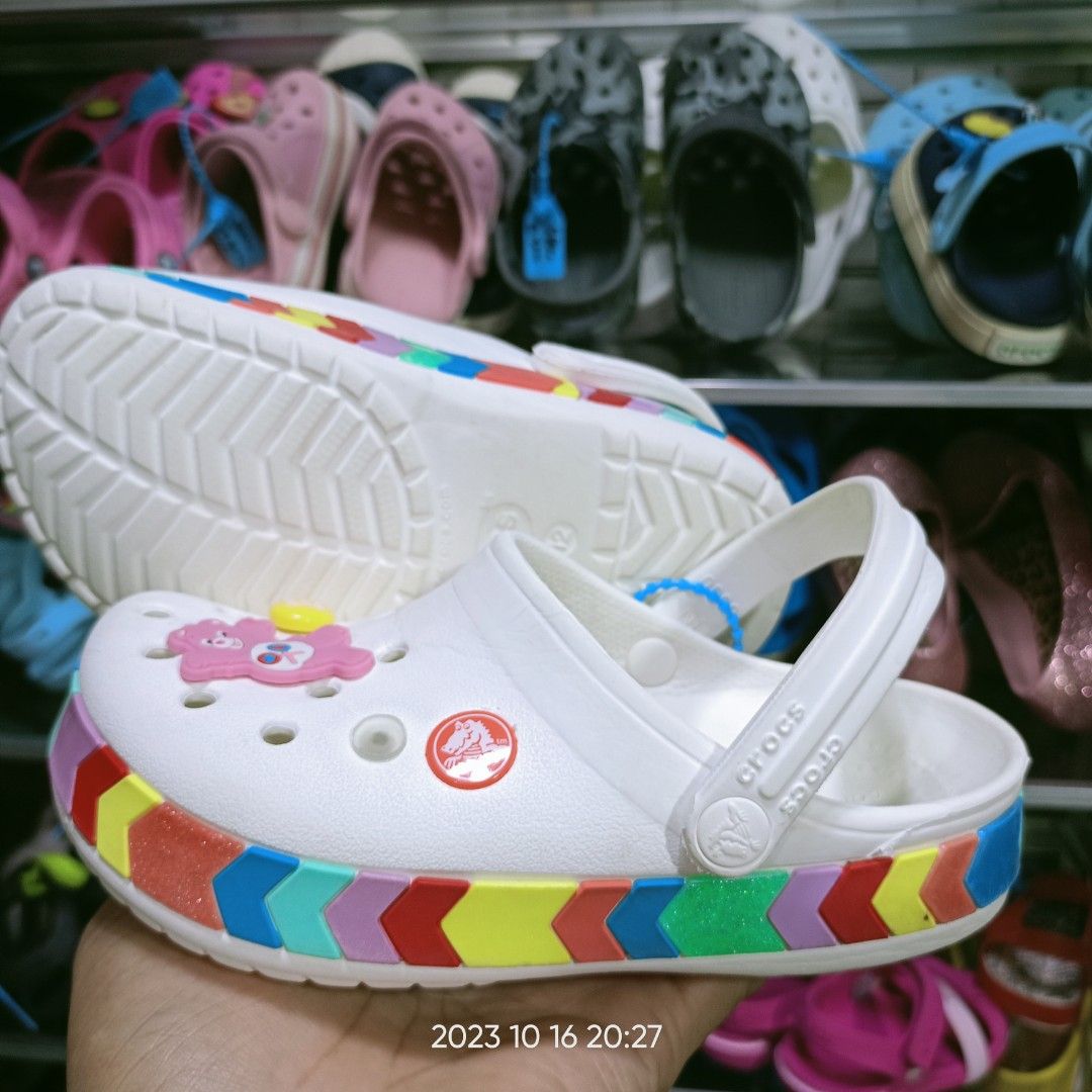 Crocs store c 12
