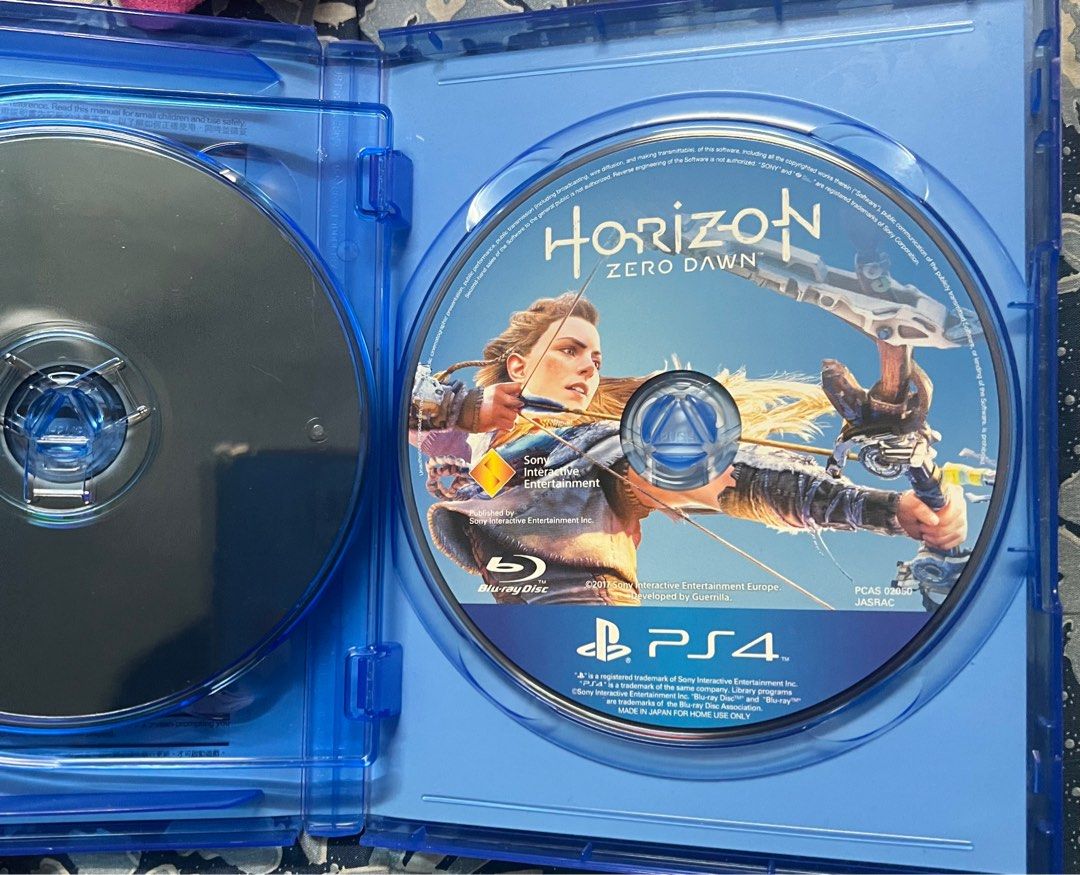 PS4 CD Games Uncharted 4+Horizon Zero Down, Video Gaming, Video Games, PlayStation on Carousell