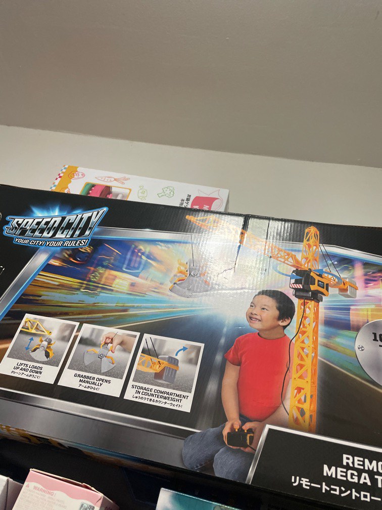 Remote control mega tower crane, Hobbies & Toys, Toys & Games on Carousell