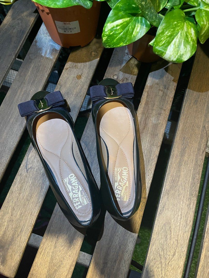 Salvatore ferragamo outlet varina flats