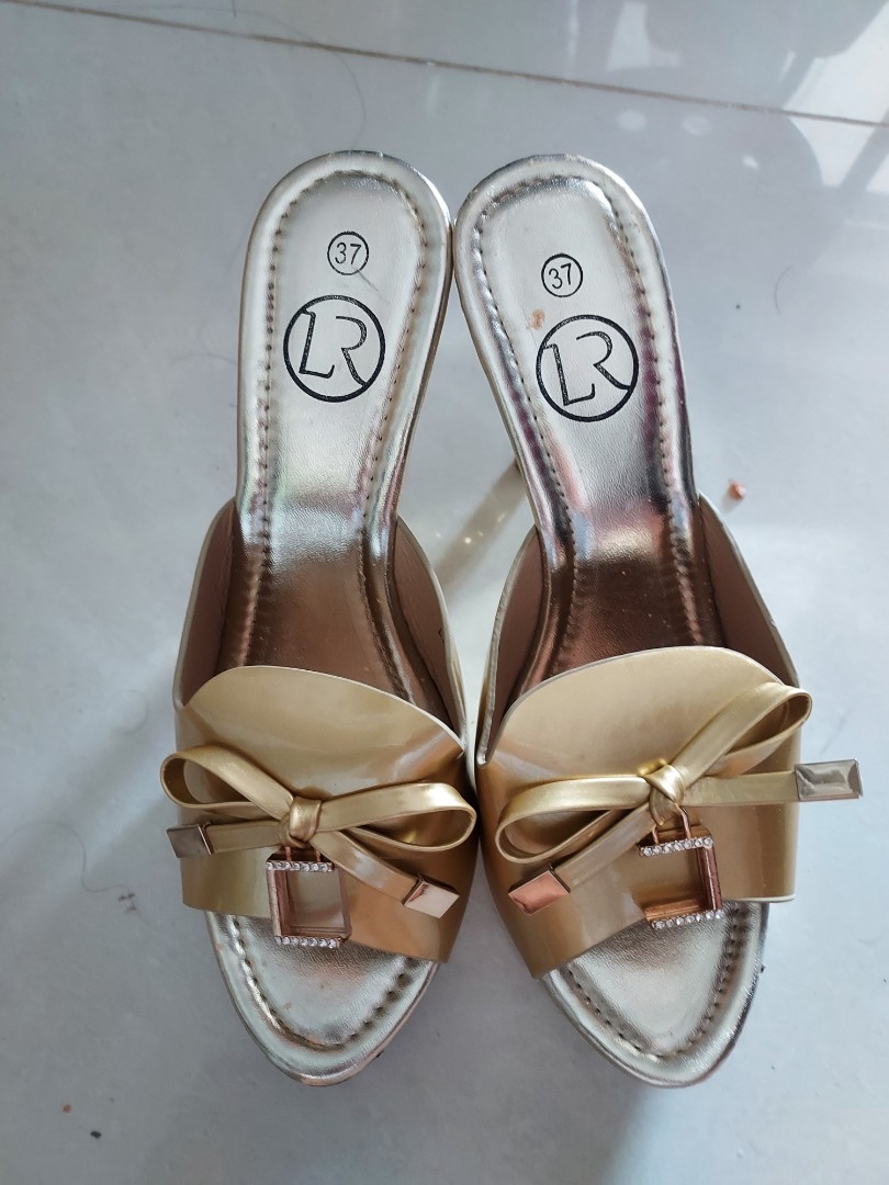 Sexy Louis Vuitton Gold Python Heel Sandals Size: 37 1/2