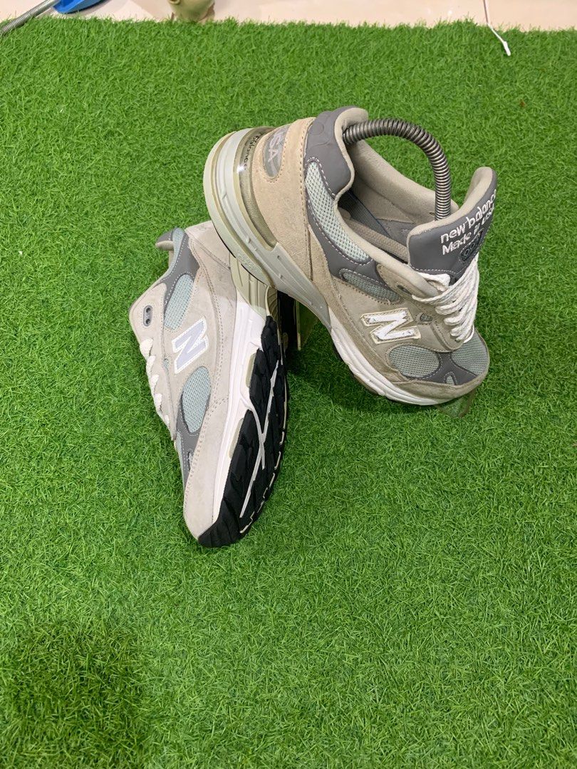 Sepatu NB 993, Fesyen Pria, Sepatu , Sneakers di Carousell