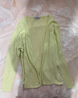 soft girl brandy melville lana del rey beabadobee clairo indie girl fairycore grunge dlsu green day sweater cardigan