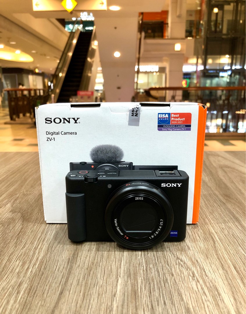 Sony ZV1 (2020), Photography, Cameras on Carousell