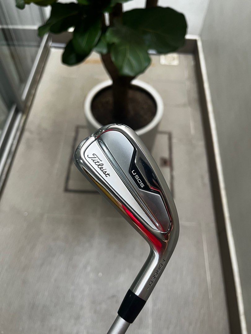Titleist U505 2 iron driving iron, Sports Equipment, Sports & Games, Golf on Carousell