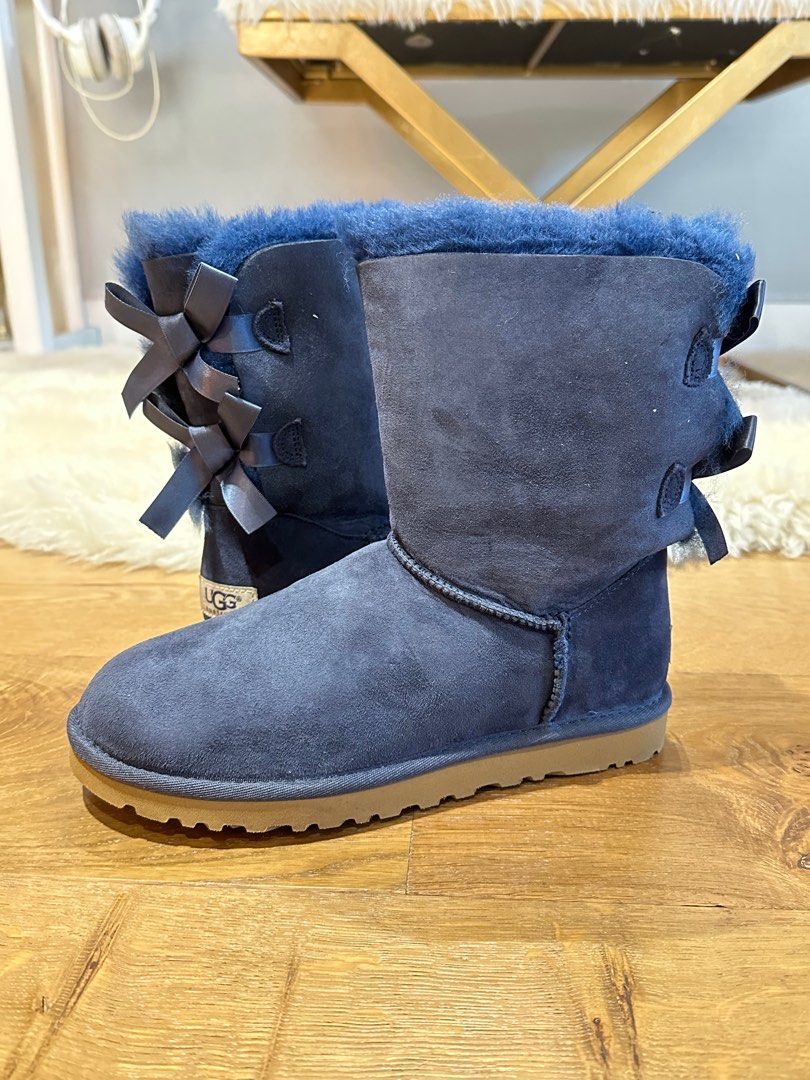 Fuzzy boots with bows shop