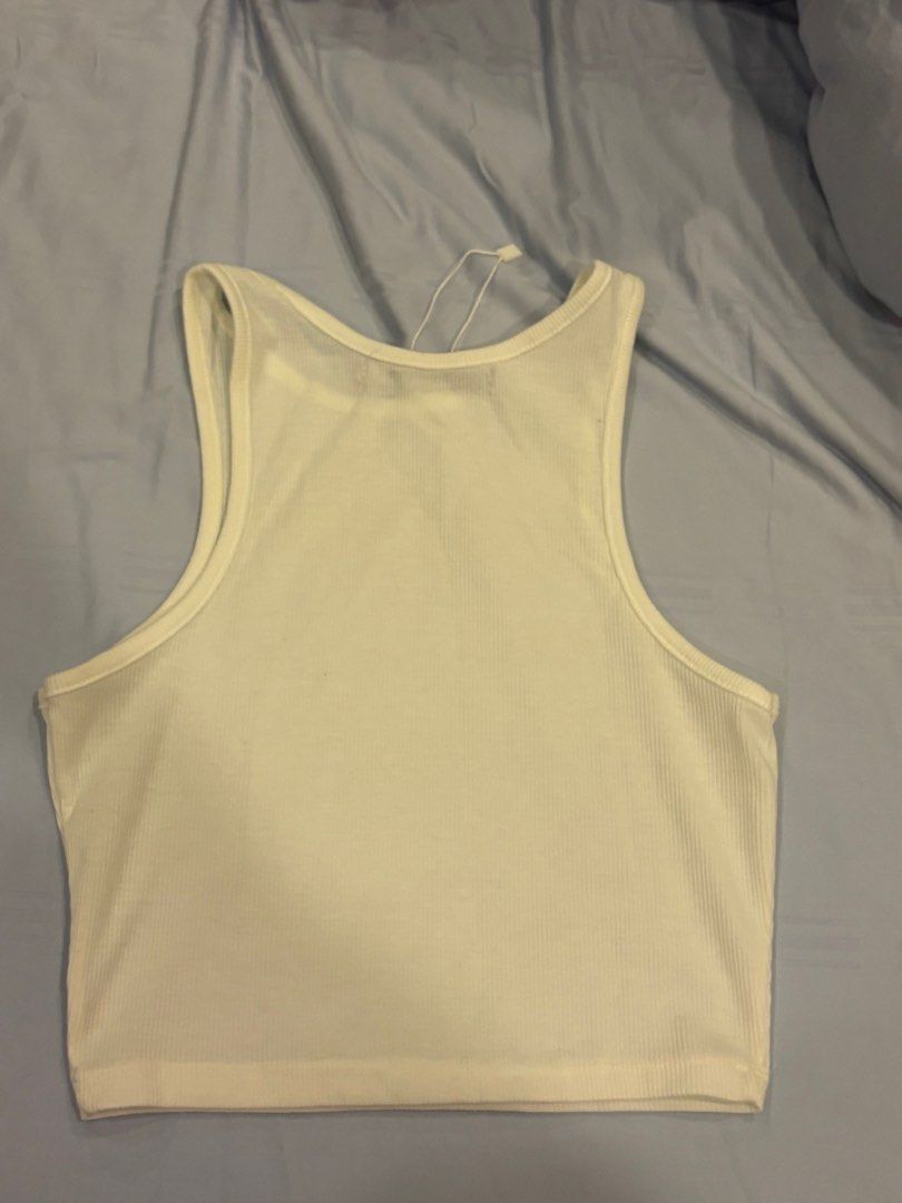 gc2b beige binder, Women's Fashion, Tops, Sleeveless on Carousell