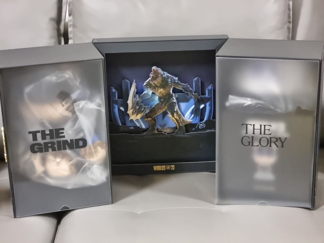 2023 Worlds Unlocked: The Grind, The Glory Collector's Edition Box