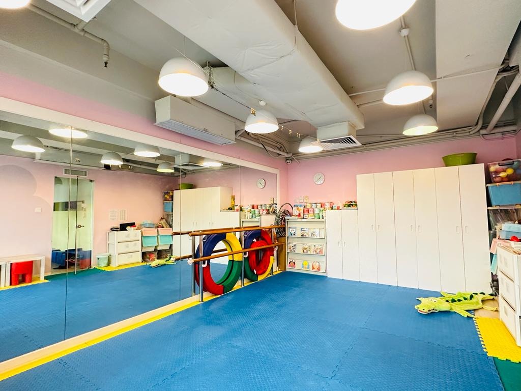 Tsuen Wan Brightly Decorated Kindergarten Center - Assignment of Decoration and Lease63439020028418111