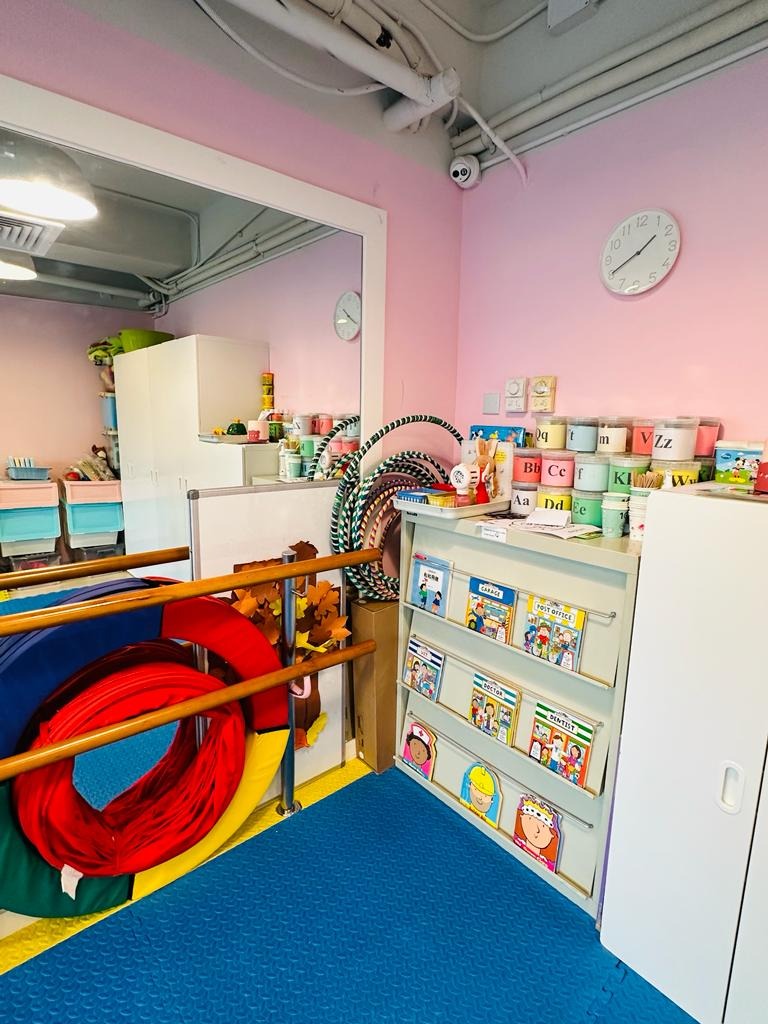 Tsuen Wan Brightly Decorated Kindergarten Center - Assignment of Decoration and Lease63439020028418112