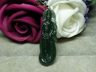 天然翡翠緬甸玉A貨/油青，觀音玉墜~出清不議價1999元~附證附鍊~(77Z1496)*~清貨~孫裴筠珠寶