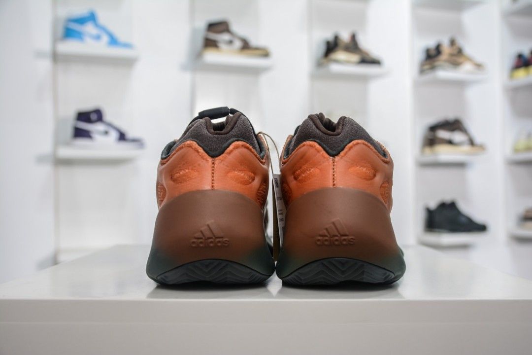 Adidas Yeezy Boost 700 V3 Copper Fade 2021 GY4109 Mid Season Sale