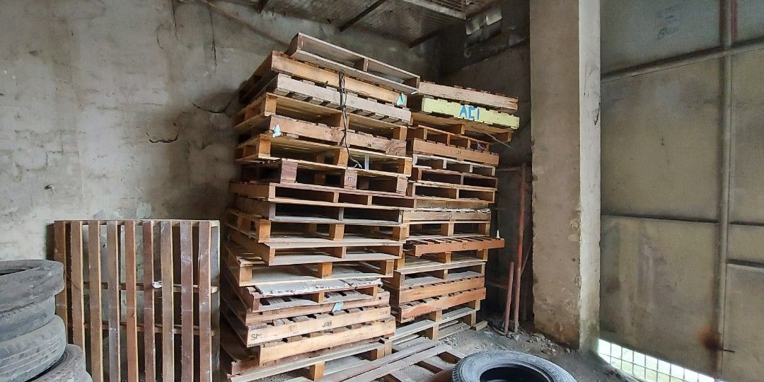 Assorted Wooden Pallets (Category: Construction Tools & Equipment) located in Makati City. Submitted by csupply (Listing ID 1260604892, Image 1). Description: Assorted Wooden Pallets Price is negotiable for bulk orders Pick up near Circuit Makati Delivery is possible but at buyer's expense Delivery fee will depend on location to be delivered.