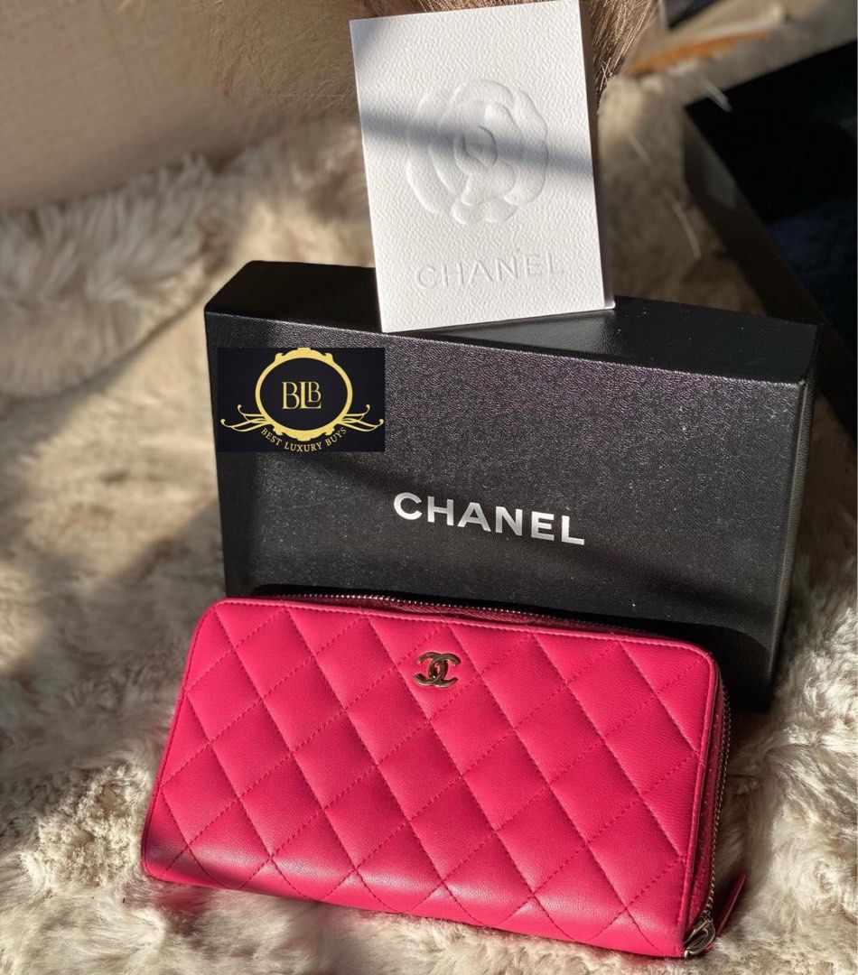 Authentic Chanel Classic Zippy Long Wallet Pink (Category: Luxury Bags & Wallets) located in Pasig City. Submitted by bestluxurybuys (Listing ID 1260564161, Image 2). Description: Authentic Chanel Classic Zippy Long Wallet Pink series 21 excellent cond Rare color with box and holo Dm/Vber O92755II747.