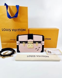 LOUIS VUITTON Taiga Pochette Kourad Clutch Bag Episea M30194 LV Auth yk2622  Leather ref.432494 - Joli Closet