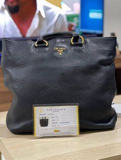 Saffiano leather handbag Prada Black in Leather - 33237421