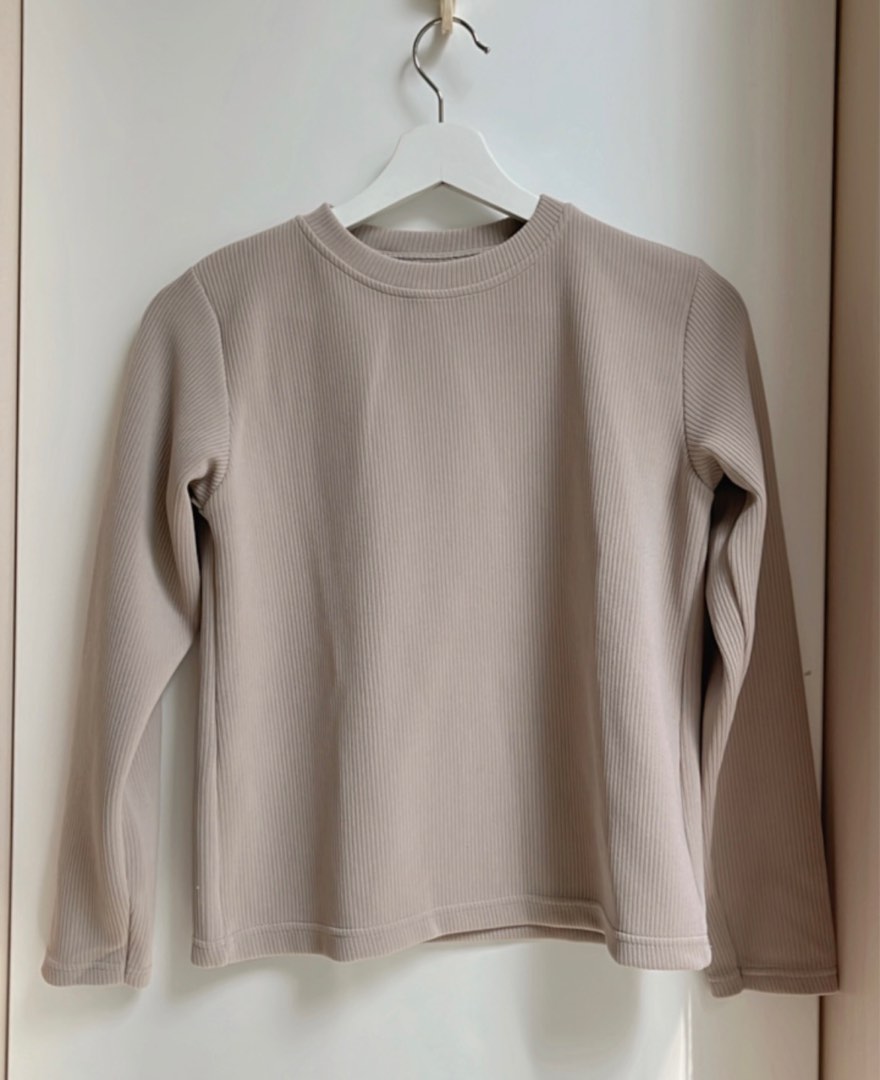 Baju Lengan Panjang, Fesyen Wanita, Pakaian Wanita, Atasan di Carousell