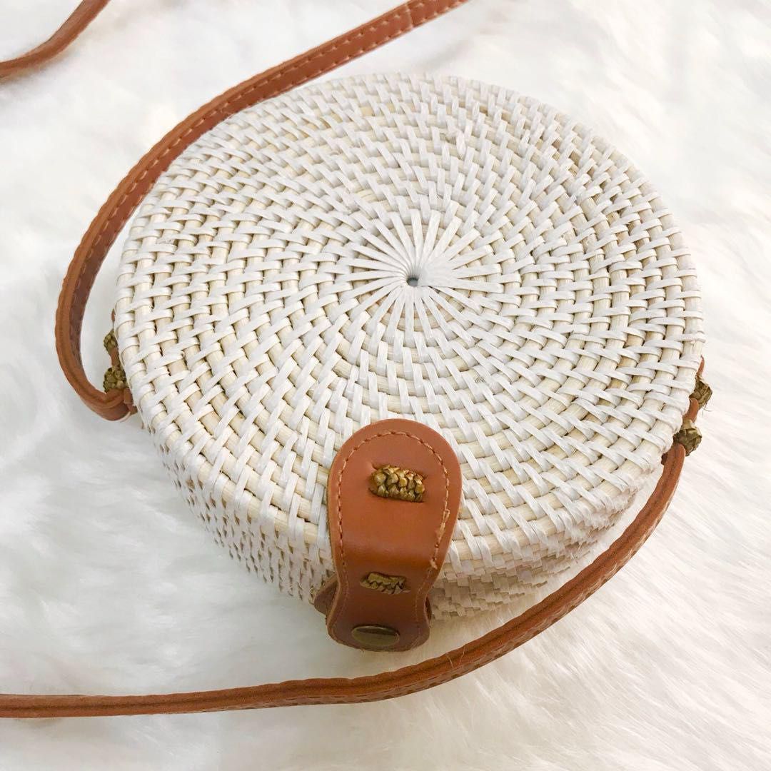White round rattan outlet bag