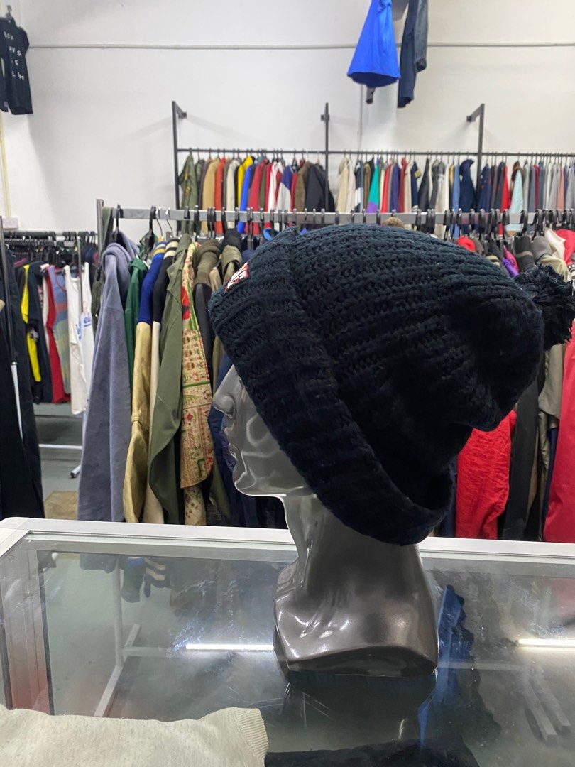 Supreme online beanie retail