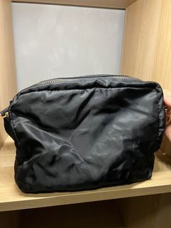 PEDRO Flynn Casual Sling Bag Size: W25.5 x H17.5 x D8.8 cm Colors
