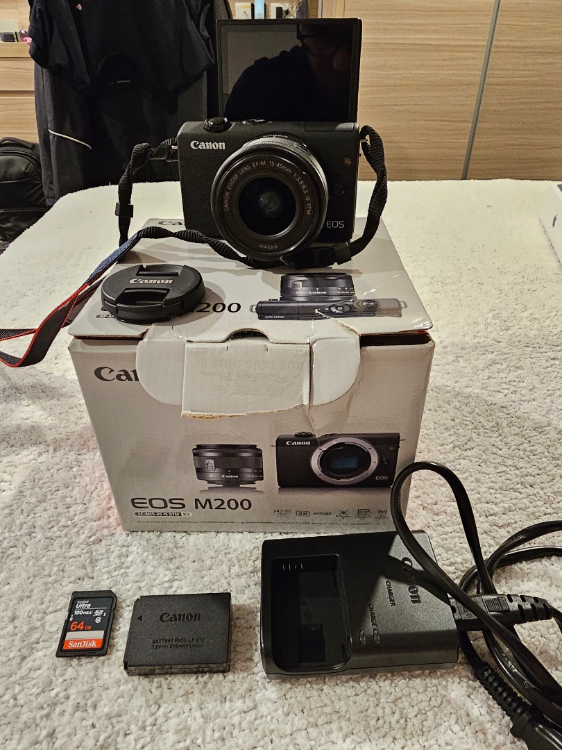 Canon M200 EF15-45 IS STM, 相機攝影, 相機在旋轉拍賣