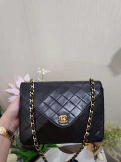 Chanel 1989 Vintage Round Half Moon Flap Bag 24k GHW Black – Boutique Patina