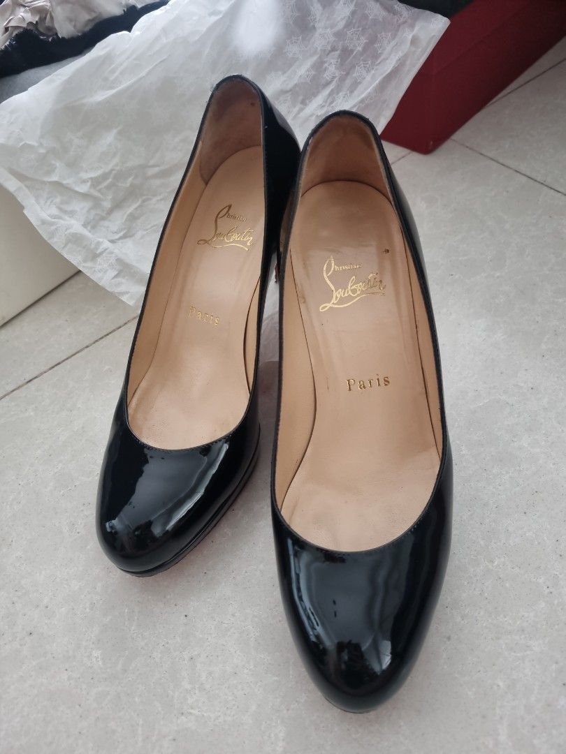 Louboutin black heels store