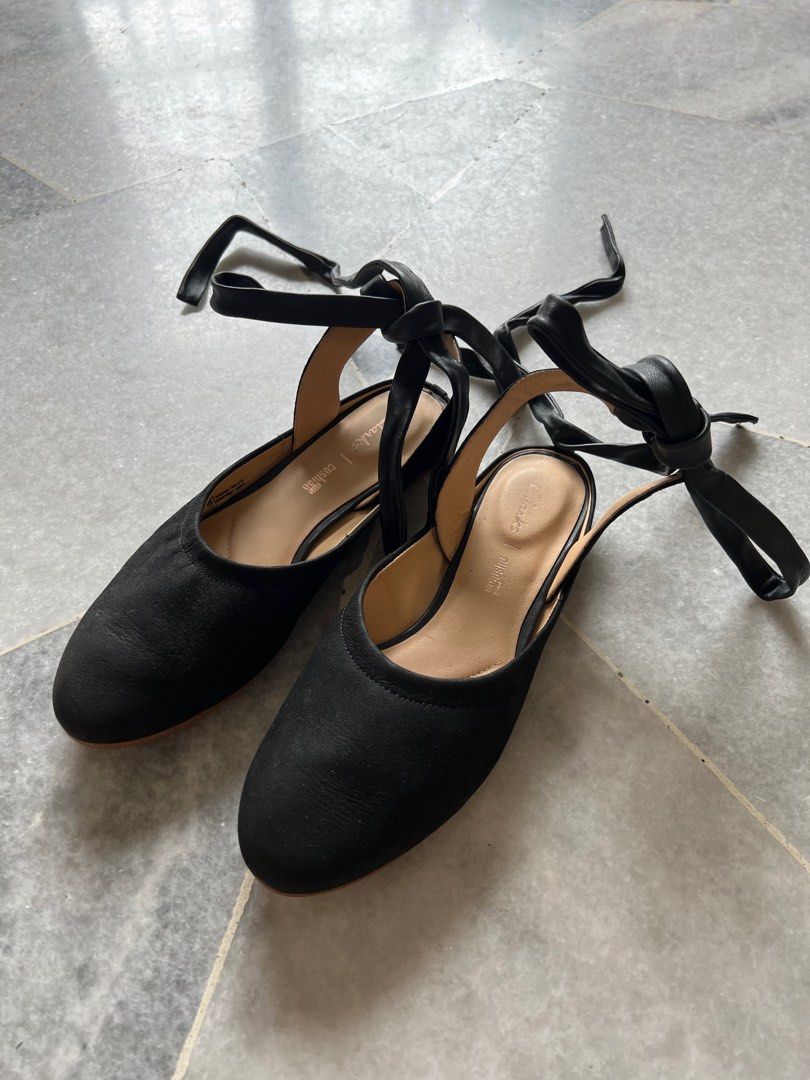 CLARKS Black Leather Tie Up flats Women s Fashion Footwear